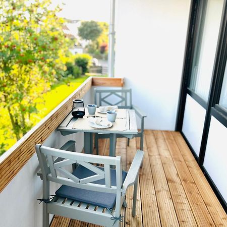 Neu - Frisch Renoviertes Ferienapartment "Waterkant" Busum Exterior photo
