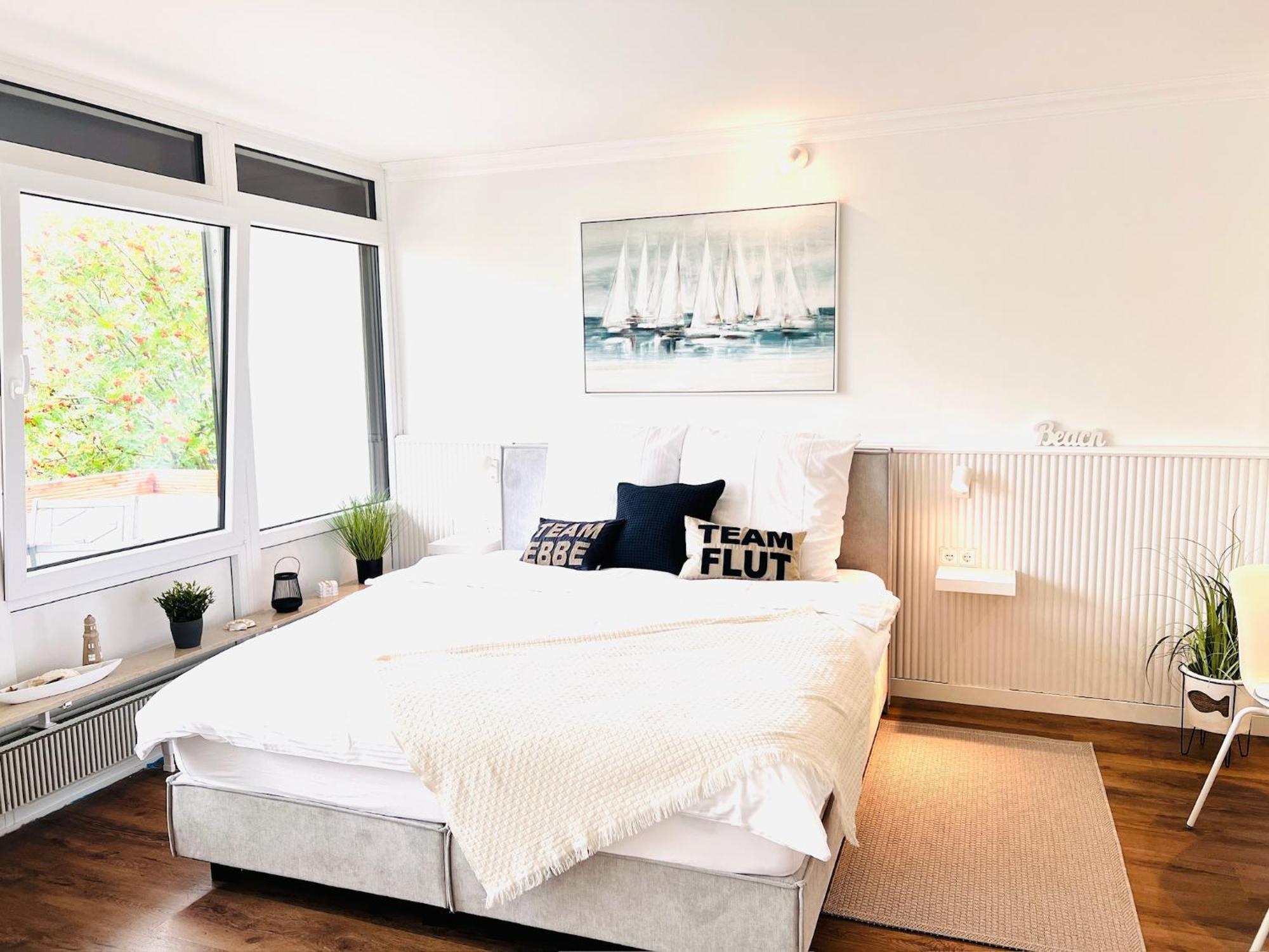 Neu - Frisch Renoviertes Ferienapartment "Waterkant" Busum Exterior photo